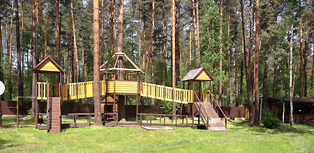 Детская площадка на базе отдыха Днепропетровщины.
