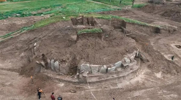 «Дніпровський Стоунхендж» зарили: «Дніпровський Стоунхендж» зарили: