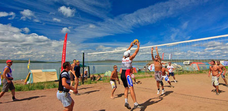 Волейбольная площадка на базе отдыха Днепропетровщины.